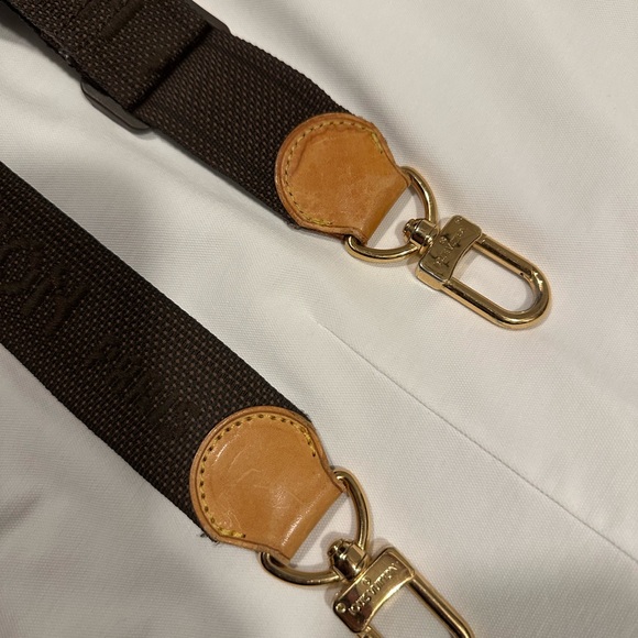 LV authentic canvas and leather adjustable strap - Picture 5 of 7